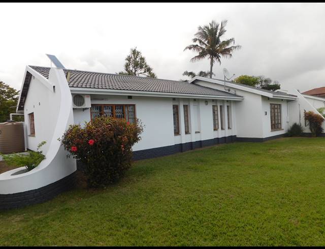 3 BEDROOM HOUSE FOR SALE IN ISIPINGO BEACH